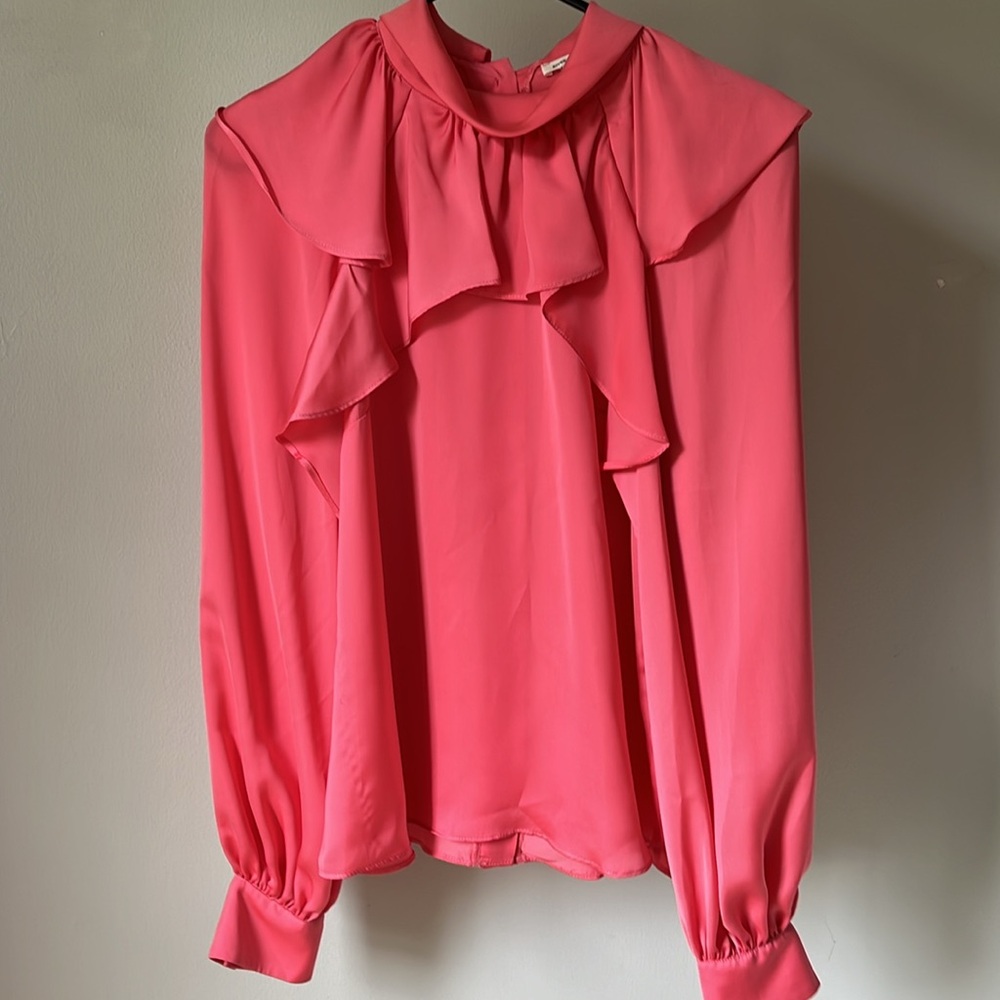 River island, Women’s Blouse with the buttons on the back, size US 6